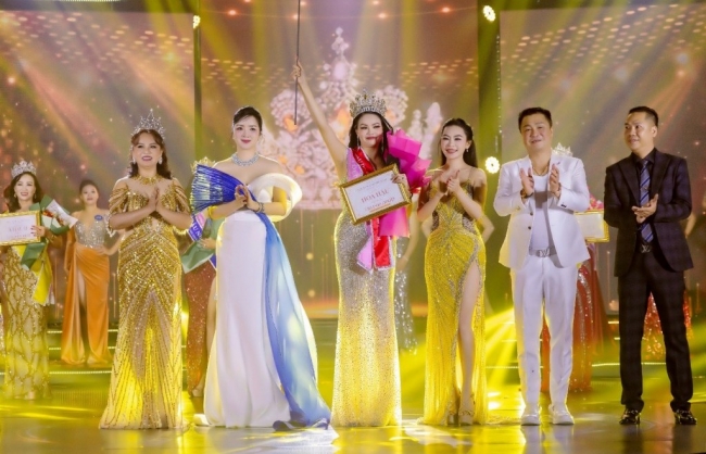 Bùi Thị Hợp đăng quang Hoa hậu Doanh nhân Hoàn mỹ 2024