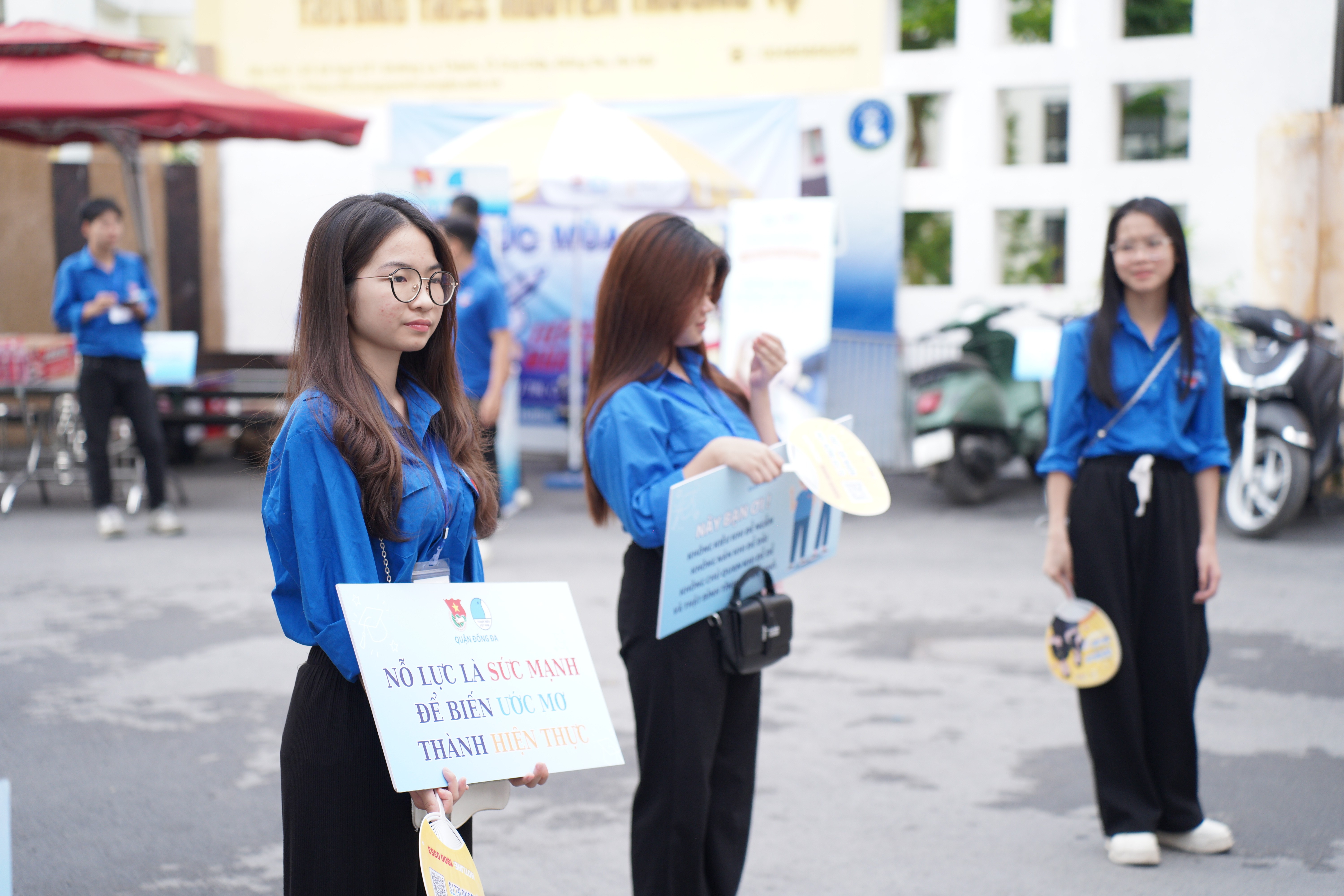 Những lời động viên từ các tình nguyện viên xinh đẹp Những lời động viên từ các tình nguyện viên xinh đẹp