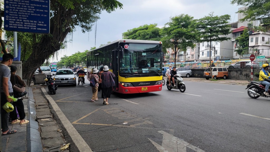 Phát triển hệ thống vận tải hành khách công cộng bằng xe buýt
