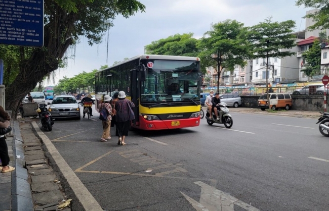 Phát triển hệ thống vận tải hành khách công cộng bằng xe buýt