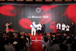 Tự hào với 3 nhà hàng đạt một sao Michelin mới, một sao xanh đầu tiên...