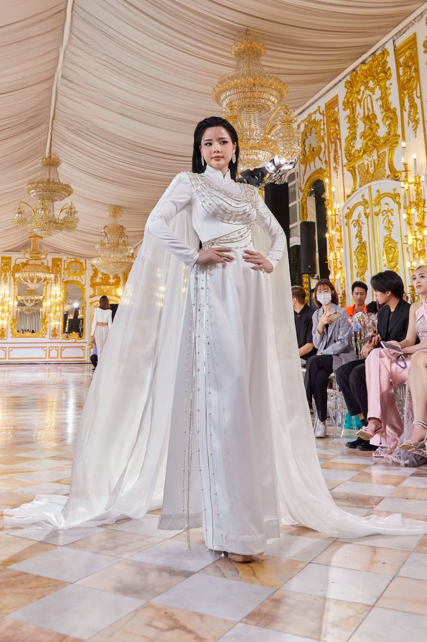 NTK Nguyễn Minh Tuấn ra mắt BST mới tại Thailand Fashion Week