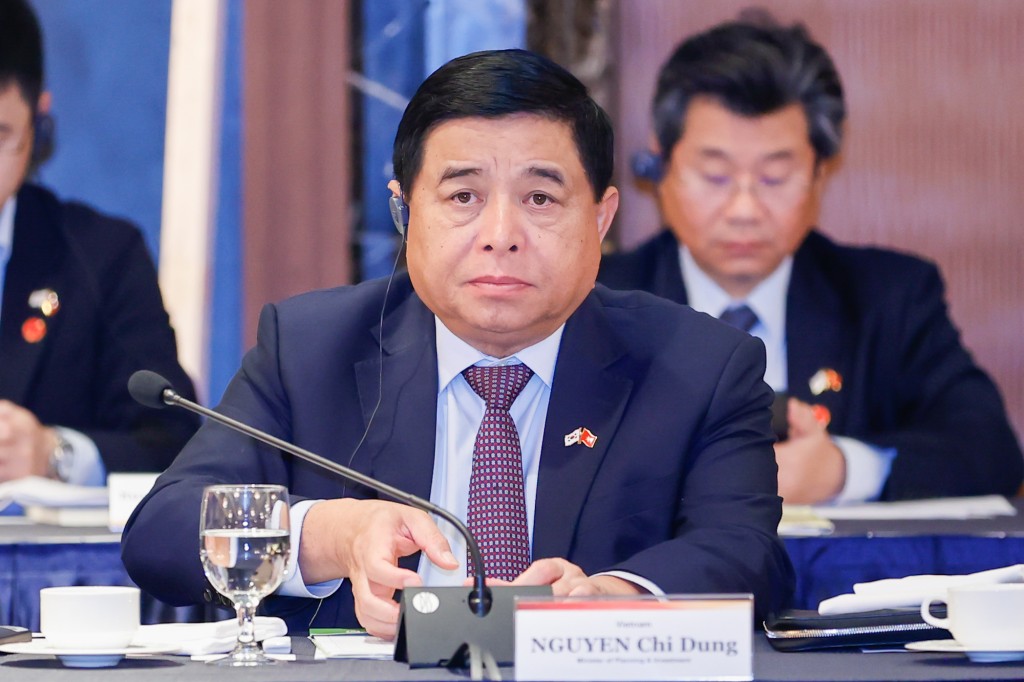 Giải đáp về các vấn đề về đầu tư, Bộ trưởng Bộ Kế hoạch và Đầu tư Nguyễn Chí Dũng đánh giá cao đóng góp của doanh nghiệp Hàn Quốc đối với sự phát triển của Việt Nam - Ảnh: VGP/Nhật Bắc