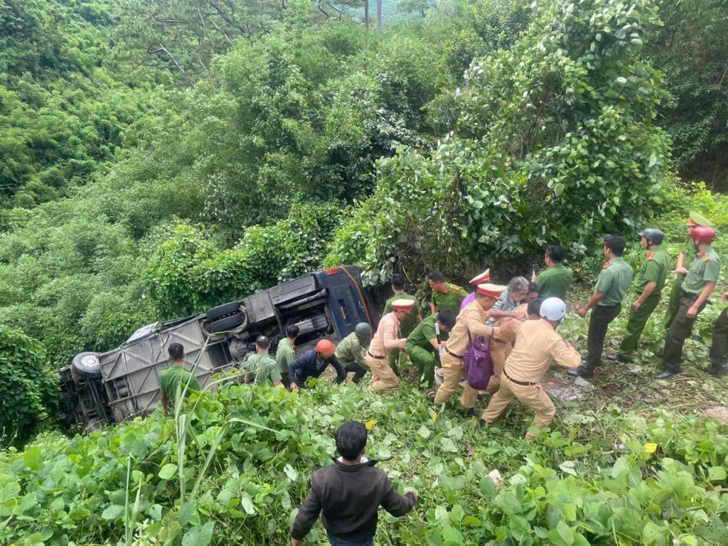 Đắk Nông: Thông tin mới vụ xe khách chở 48 người lao xuống vực sâu