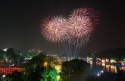 Bắn pháo hoa tại 30 điểm dịp 70 năm Giải phóng Thủ đô