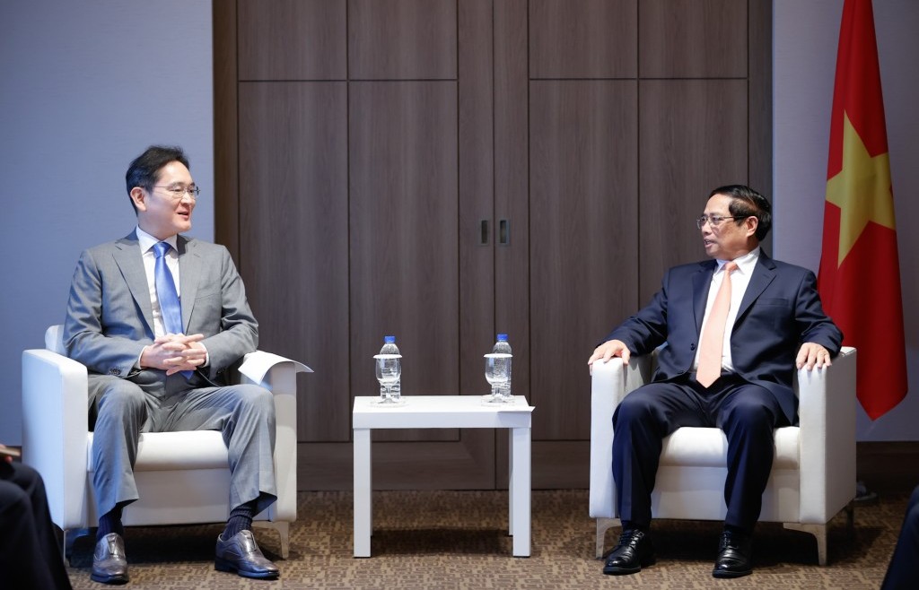 Thủ tướng mong muốn Samsung coi Việt Nam là cứ điểm sản xuất chiến lược