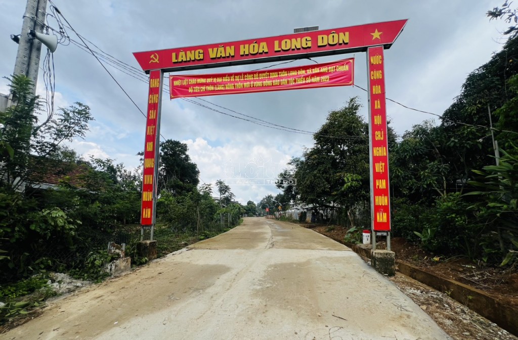 Kon Tum: Công nhận xã Đăk Ang đạt chuẩn Nông thôn mới