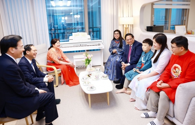 Thủ tướng Phạm Minh Chính thăm gia đình đa văn hóa Việt Nam - Hàn Quốc
