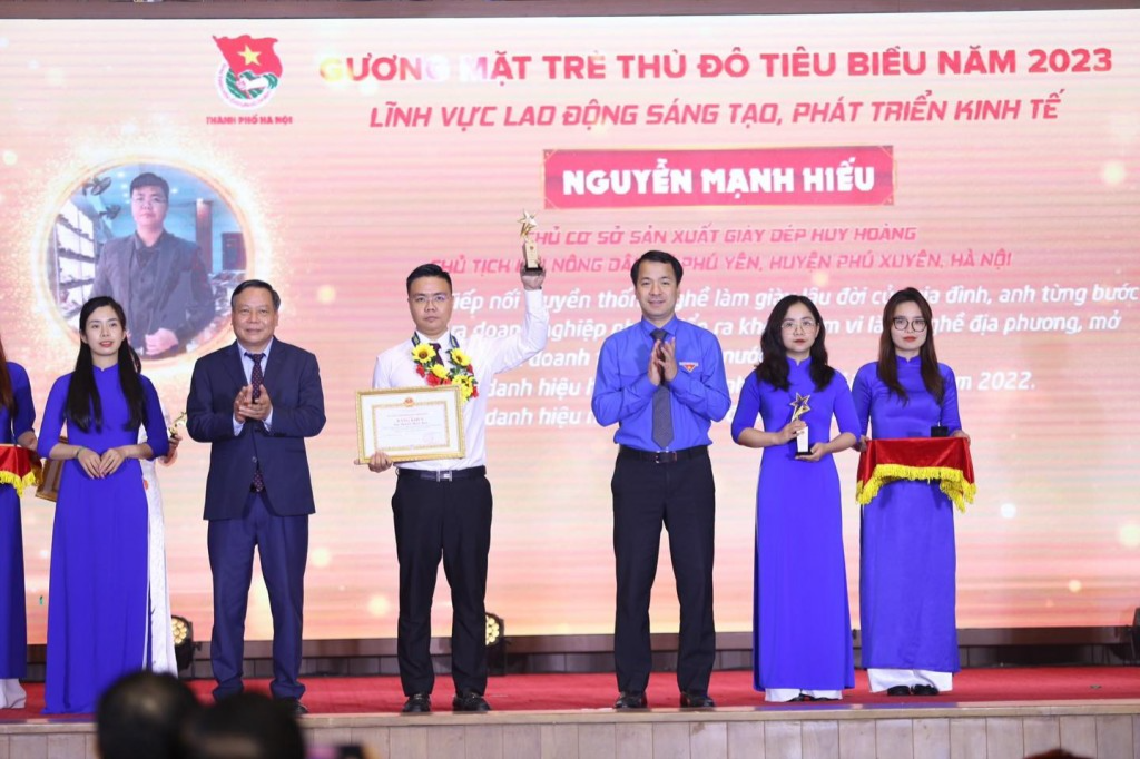 Nguyễn Mạnh Hiếu được vinh danh Gương mặt trẻ Thủ đô tiêu biểu năm 2023