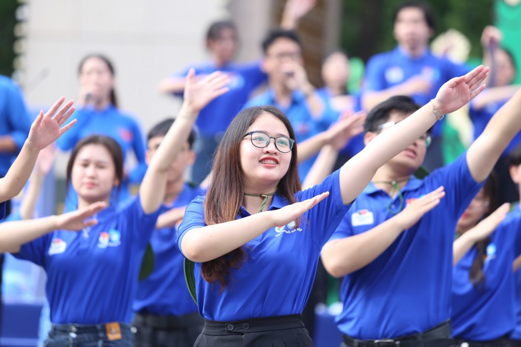 Các các đội hình tình nguyện mang sức trẻ, sự nhiệt huyết, trí tuệ của thanh niên Việt Nam