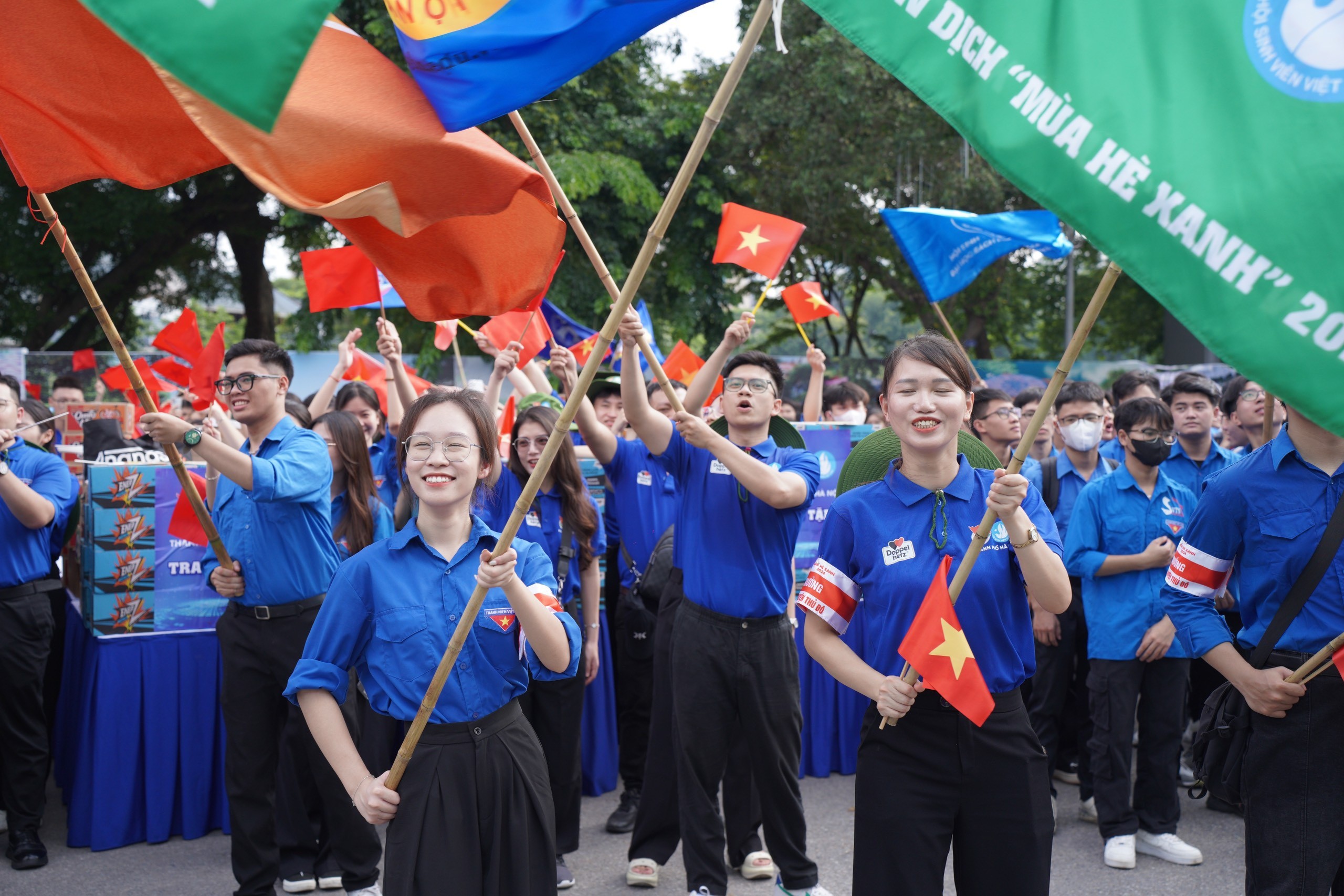 Mùa hè tình nguyện là một môi trường trải nghiệm thật sự ý nghĩa, giúp các bạn sinh viên được rèn luyện, trưởng thành, thúc đẩy tinh thần, ý chí cống hiến, tạo dựng những giá trị nhân văn cho cộng đồng, xã hội.