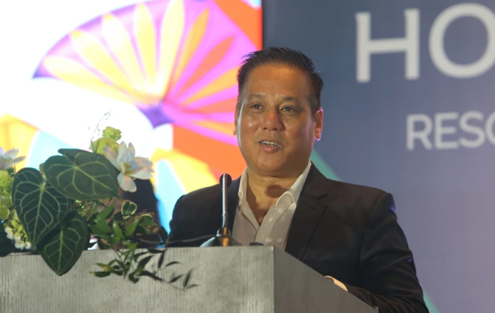 Ông Văn Bá Sơn - Phó Giám đốc Sở VH-TT&DL phát biểu tại họp báo