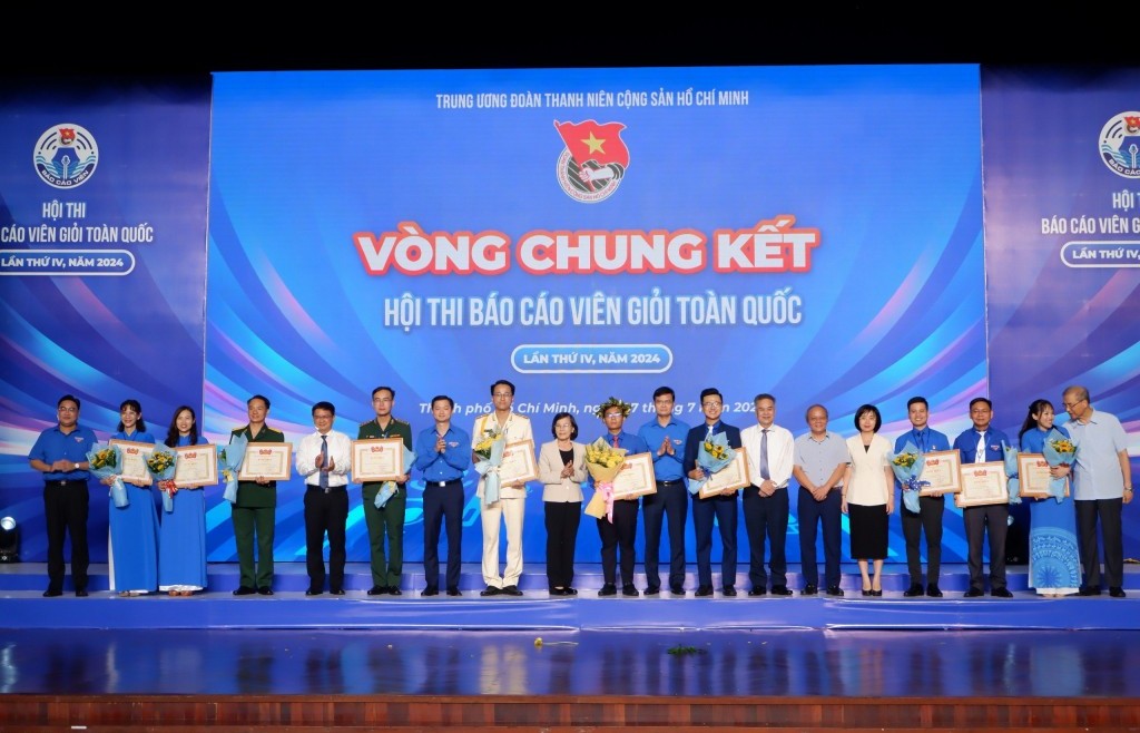 Thí sinh TP Hồ Chí Minh đoạt giải Nhất Hội thi Báo cáo viên giỏi toàn quốc