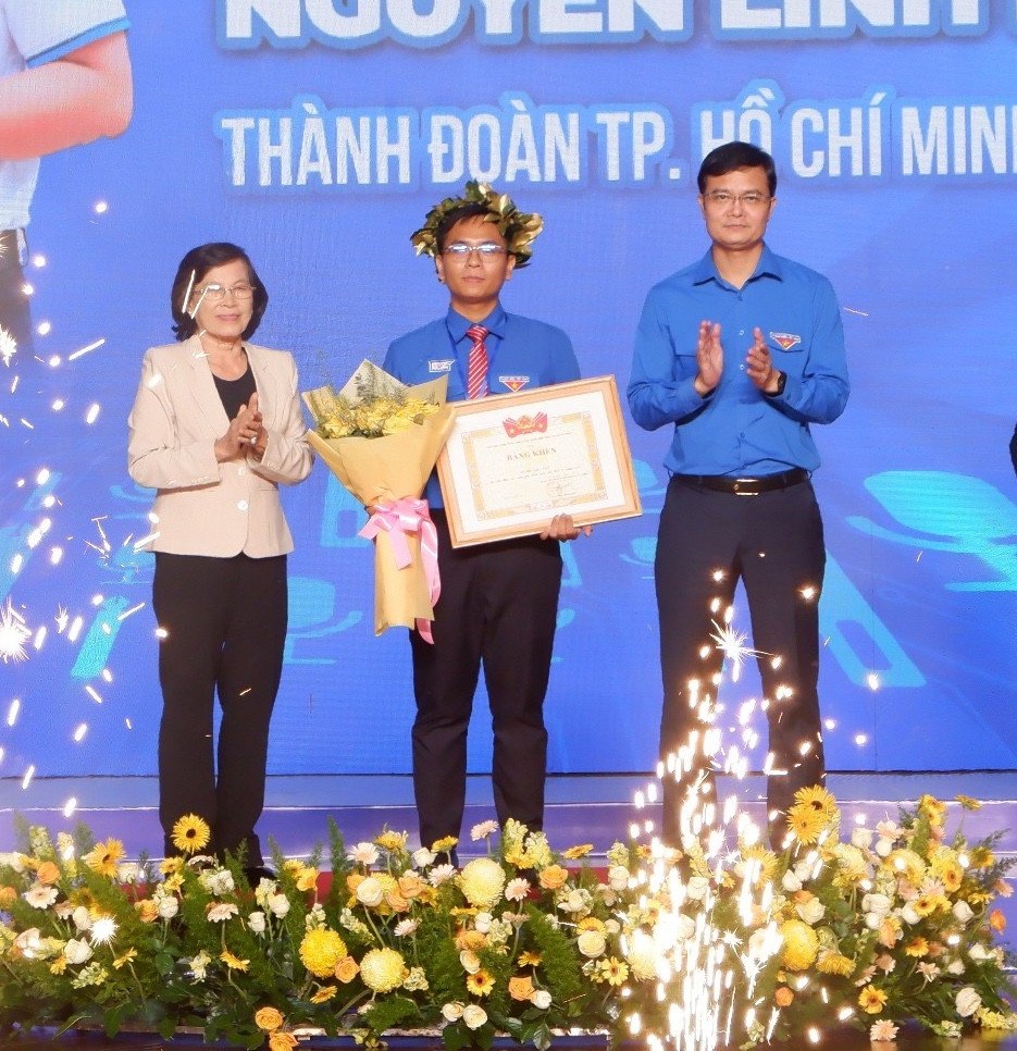 Thí sinh TP HCM thắng giải Hội thi Báo cáo viên giỏi toàn quốc