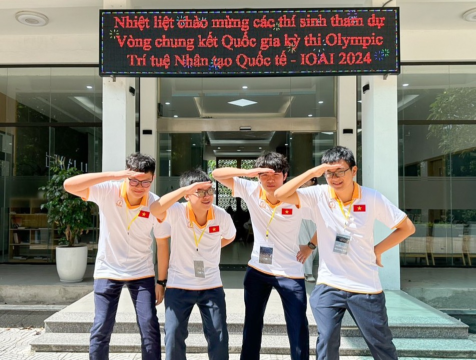 Học sinh trường Ams đại diện Việt Nam thi Olympic quốc tế về AI