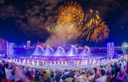 Đà Nẵng: Show “Symphony of River” ưu đãi cho khách đi Vietnam Airlines và đường sắt