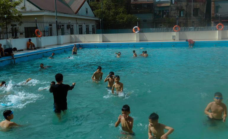 150 trẻ em huyện Thường Tín được dạy bơi miễn phí