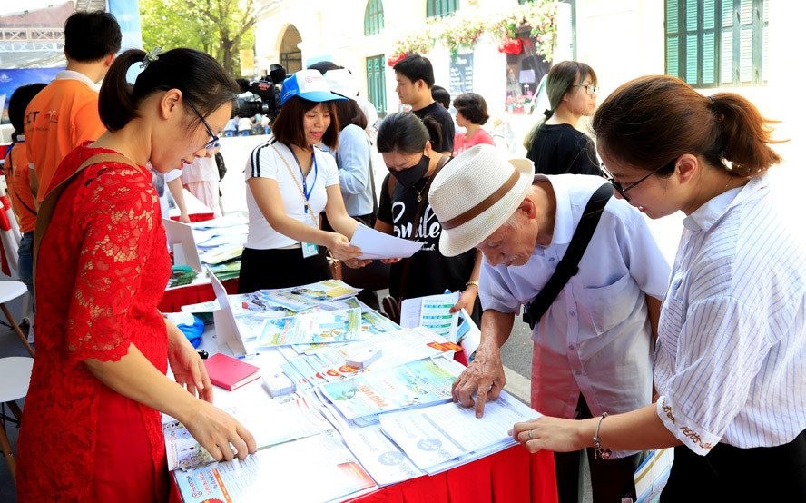 Giới thiệu các sản phẩm du lịch hấp dẫn của Thủ đô tại Lễ hội kích cầu du lịch Hà Nội