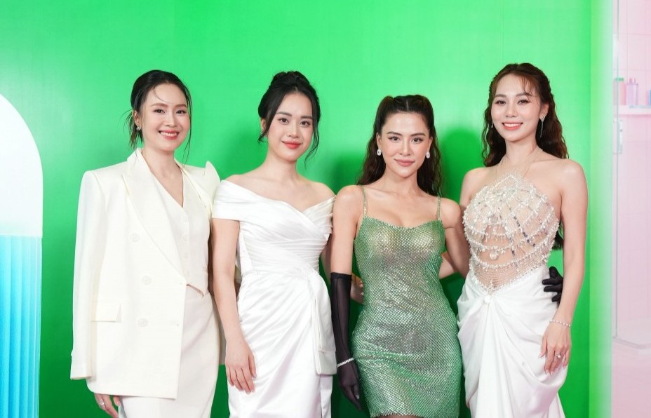Hà Nhi - Hồng Diễm truyền thông điệp yêu thương đến chị em phụ nữ