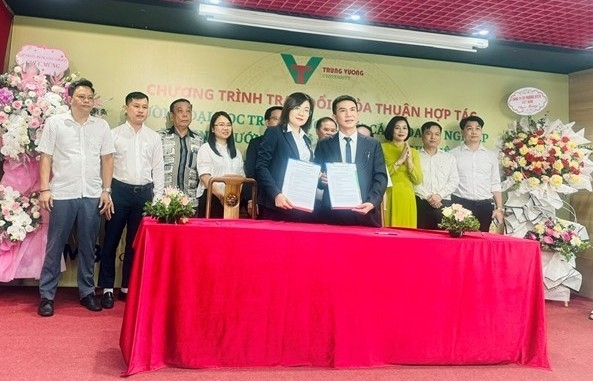Trường Đại học Trưng Vương ký thỏa thuận hợp tác với doanh nghiệp