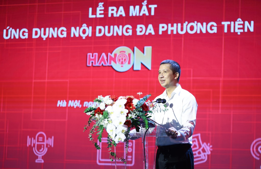 Đồng chí Nguyễn Kim Khiêm, Tổng Giám đốc - Tổng Biên tập Đài Phát thanh Truyền hình Hà Nội phát biểu tại lễ ra mắt