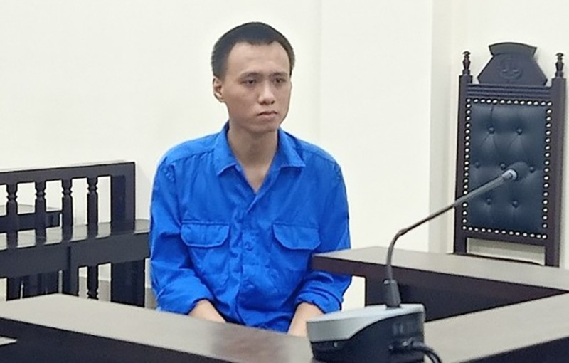 Bị cáo Võ Tuấn Linh bị đưa ra xét xử tội “Tổ chức, môi giới cho người khác trốn đi nước ngoài trái phép”