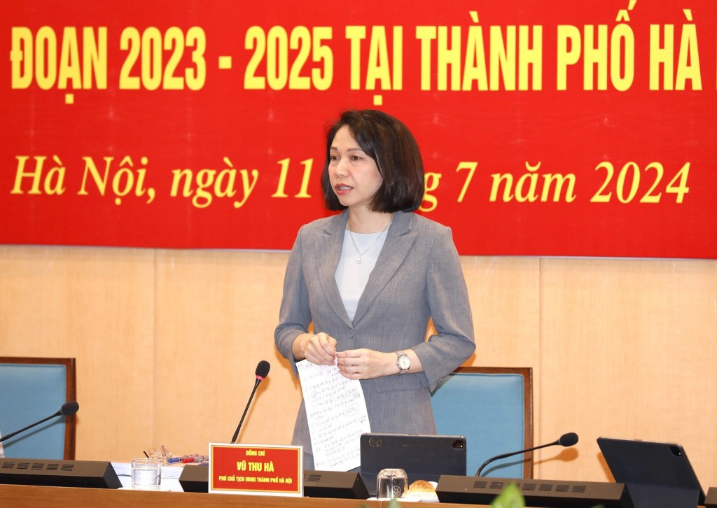 Phó Chủ tịch UBND TP Hà Nội Vũ Thu Hà phát biểu