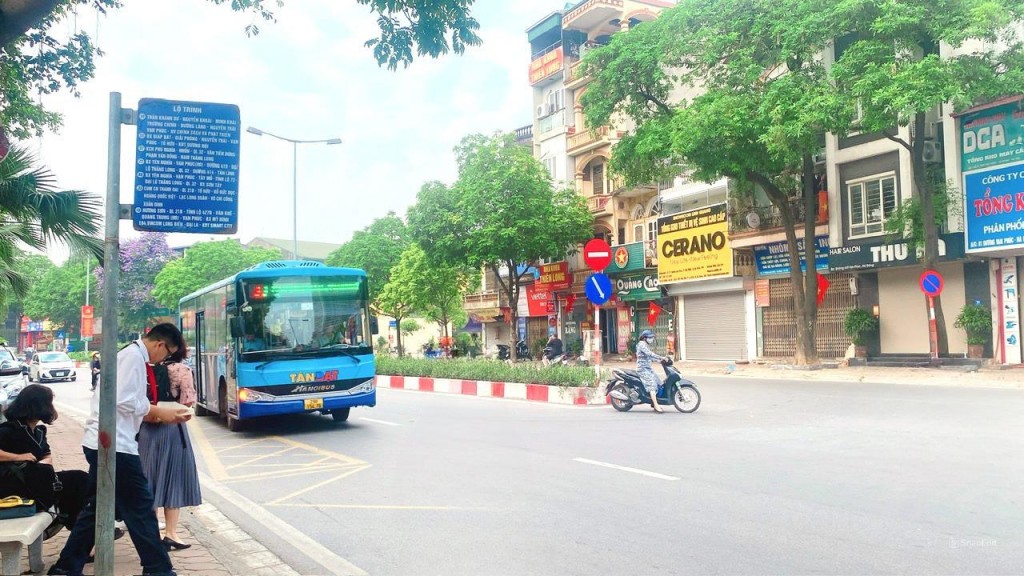 Xe buýt Hà Nội vận chuyển khoảng 118 triệu lượt hành khách trong 6 tháng đầu năm 2024