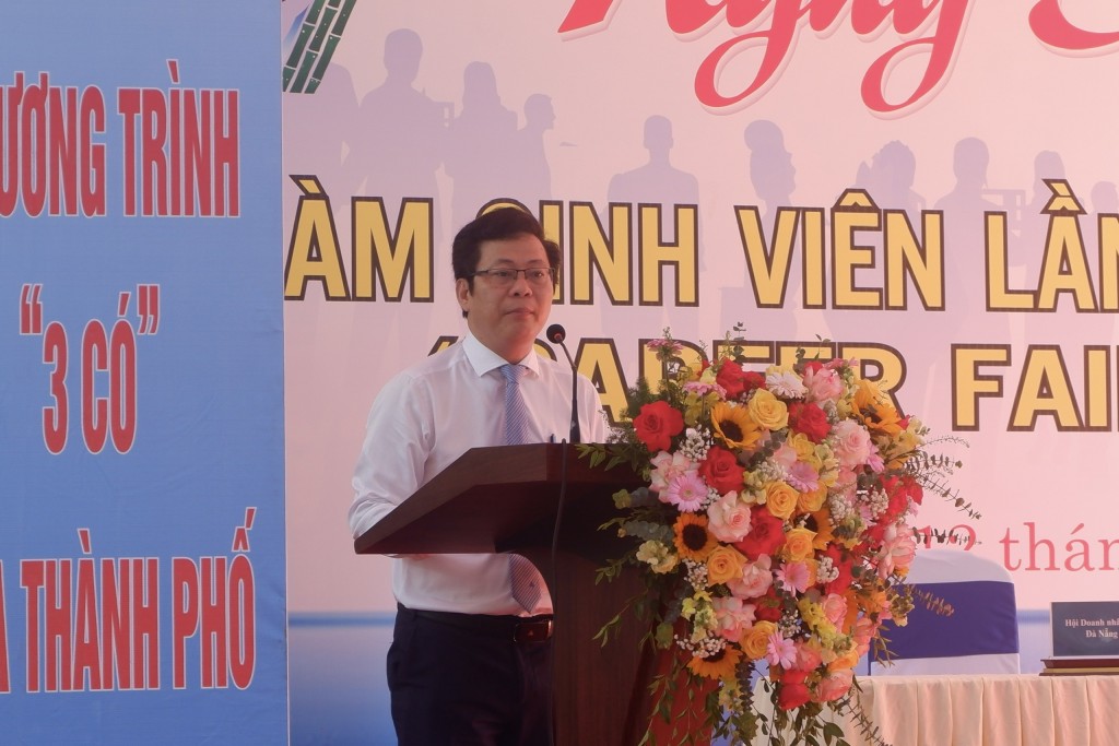 PGS.TS Lê Văn Huy, Hiệu trưởng trường Đại học Kinh tế Đà Nẵng (Ảnh Đ.Minh)