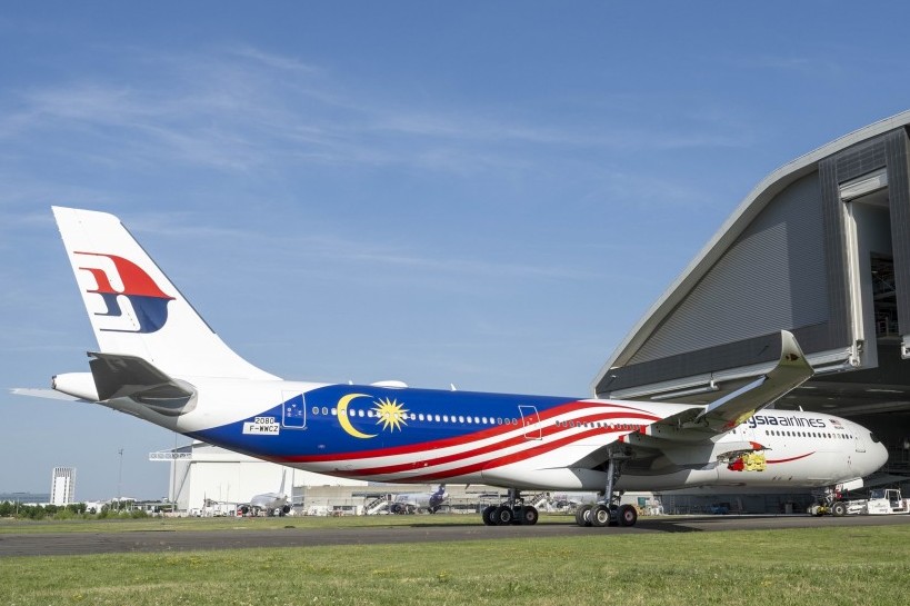 Máy bay A330neo đầu tiên của Malaysia Airlines rời khỏi xưởng sơn