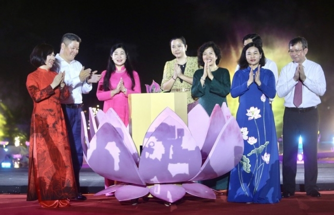Khai mạc Lễ hội sắc sen Hà Nội: Hấp dẫn, lắng đọng