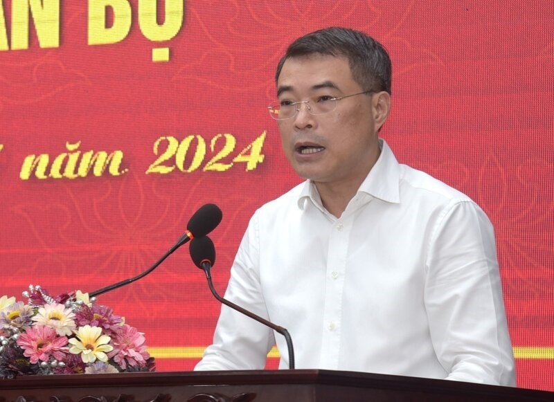 Hình 2: Trưởng Ban Tổ chức Trung ương Lê Minh Hưng phát biểu chỉ đạo tại hội nghị triển khai công tác cán bộ tại Bạc Liêu. Ảnh: Nhật Hồ