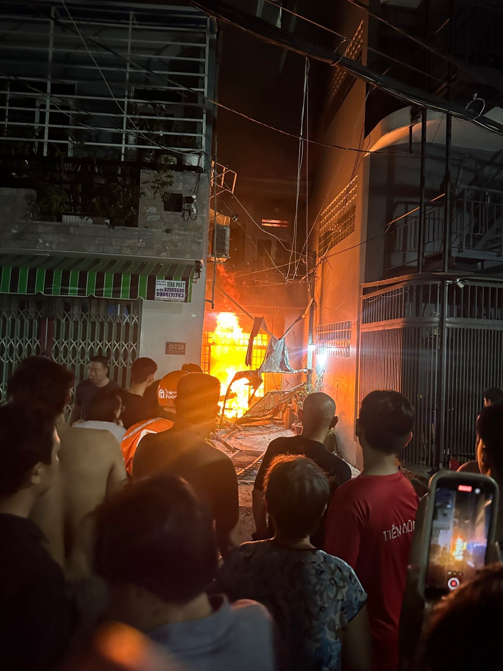 TP HCM: 3 người tử vong trong vụ cháy trong đêm