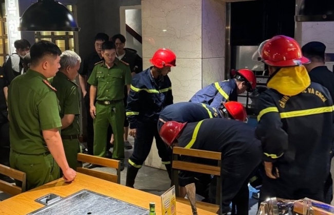 Công an TP Hồ Chí Minh cứu 9 người kẹt trong thang máy