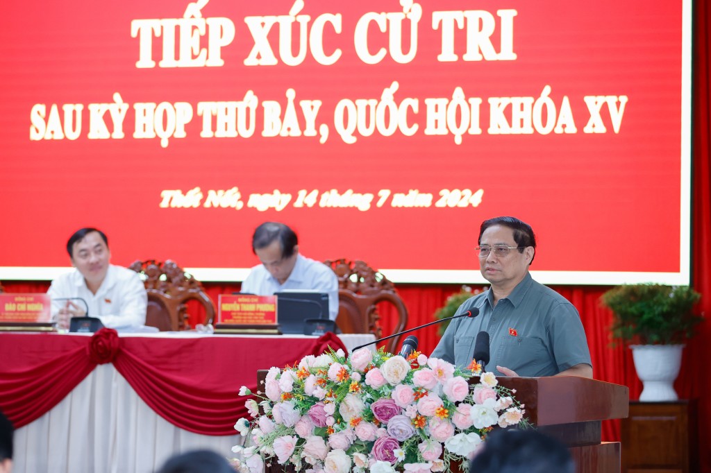 Thủ tướng Phạm Minh Chính giải đáp các vấn đề cử tri quan tâm - Ảnh VGP/Nhật Bắc