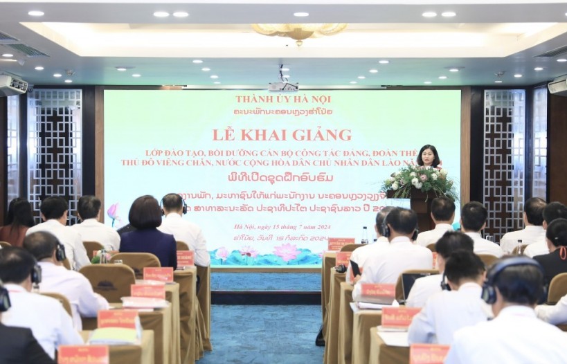 31 cán bộ Lào tham gia lớp bồi dưỡng của Thành uỷ Hà Nội