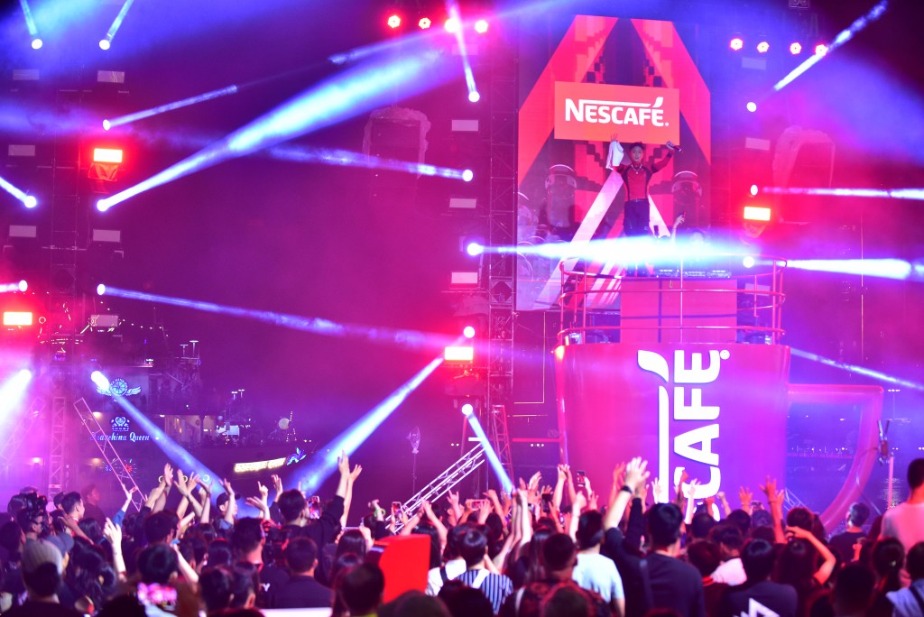 4. “Nam thần DJ” Wukong mang đến bữa tiệc âm nhạc sôi động và đầy màu sắc tại sự kiện NESCAFÉ  “Khơi mở thế giới của bạn”_