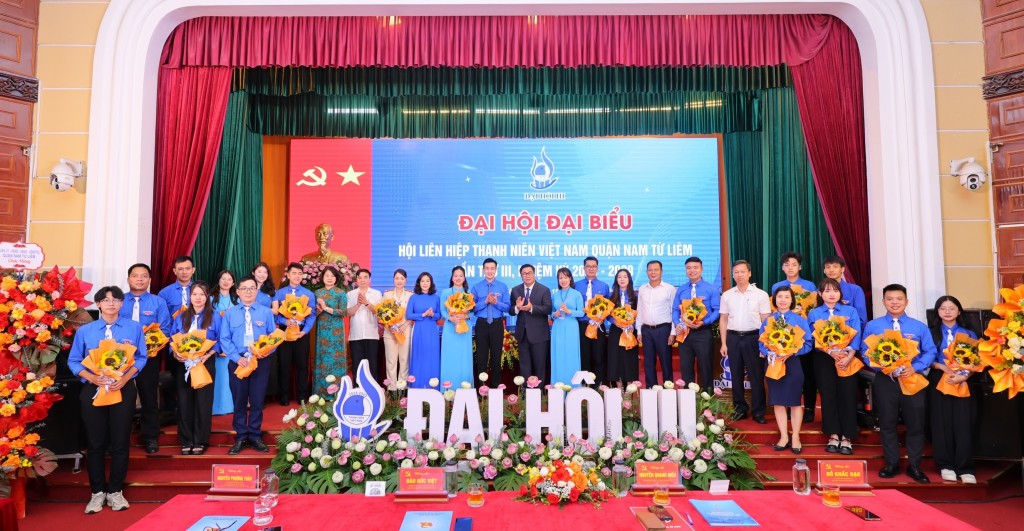 Các anh, chị trong 