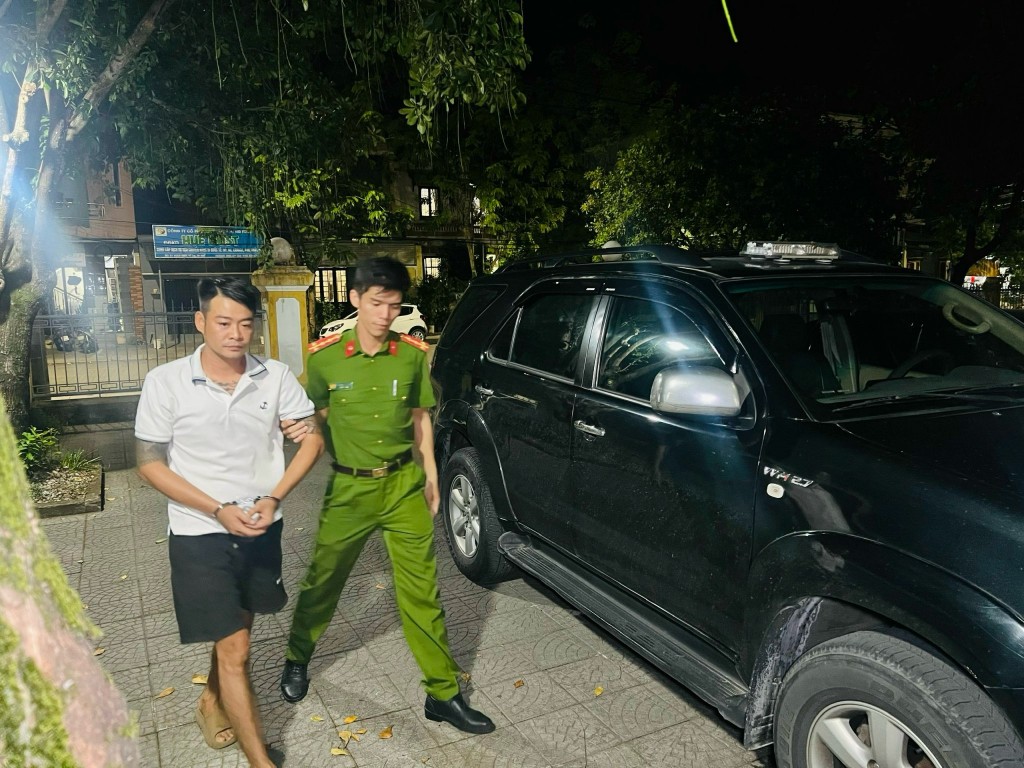 Đối tượng Hồ Đăng Hải bị bắt giữ khi đang lẩn trốn tại TP Hồ Chí Minh (Ảnh CACC)