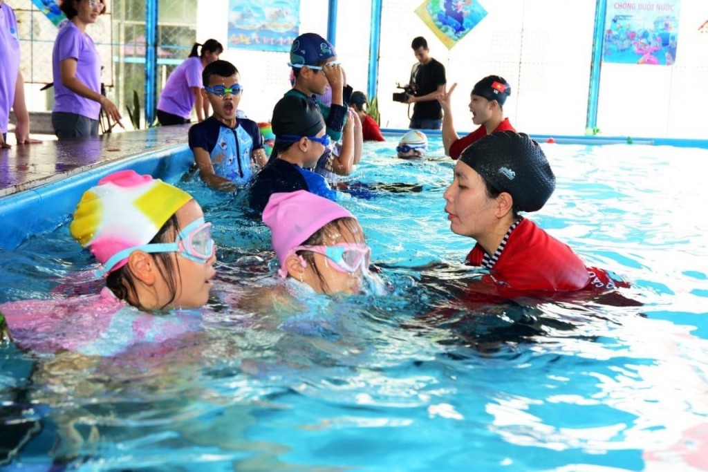 TP Đà Nẵng đã đẩy mạnh phong trào học bơi, dạy bơi về cả số lượng và chất lượng với nhiều bể bơi được đầu tư xây dựng (Ảnh Đ.Minh)
