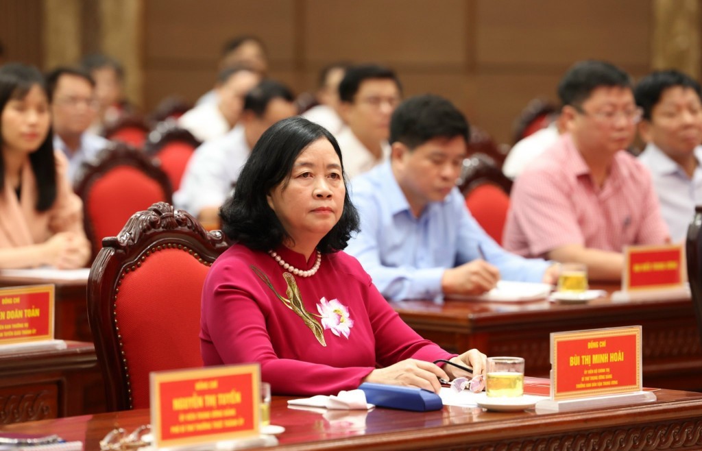 Chuyển sinh hoạt Đoàn đại biểu Quốc hội đối với đồng chí Bùi Thị Minh Hoài