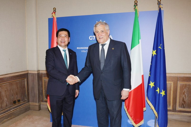 Bộ trưởng Nguyễn Hồng Diên gặp gỡ Phó Thủ tướng kiêm Bộ trưởng Bộ Ngoại giao và Hợp tác quốc tế Italia