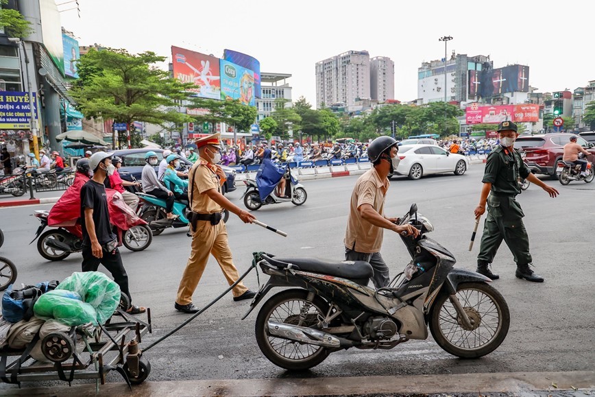 Lực lượng CSGT ra quân xử lý vi phạm trật tự ATGT