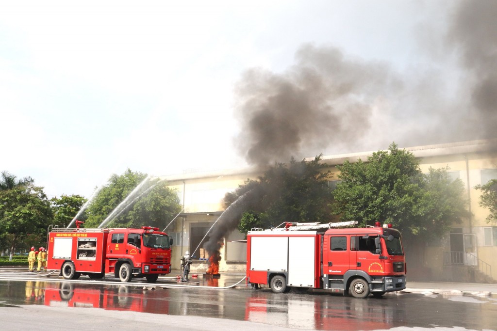 Huyện Quốc Oai diễn tập phòng cháy, chữa cháy tại khu công nghiệp (Ảnh: Thúy Nga)