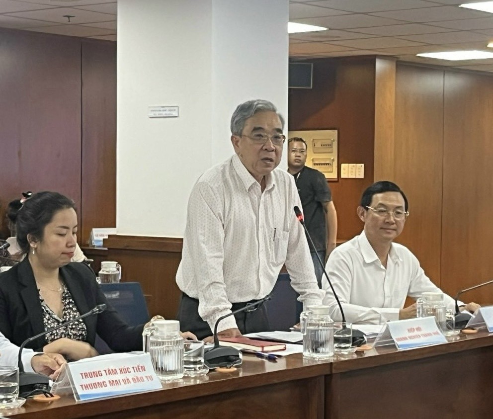 Chủ tịch Hiệp hội Doanh nghiệp TP HCM Nguyễn Ngọc Hòa giới thiệu về Diễn đàn Kinh tế TP HCM (HEF) lần thứ 5