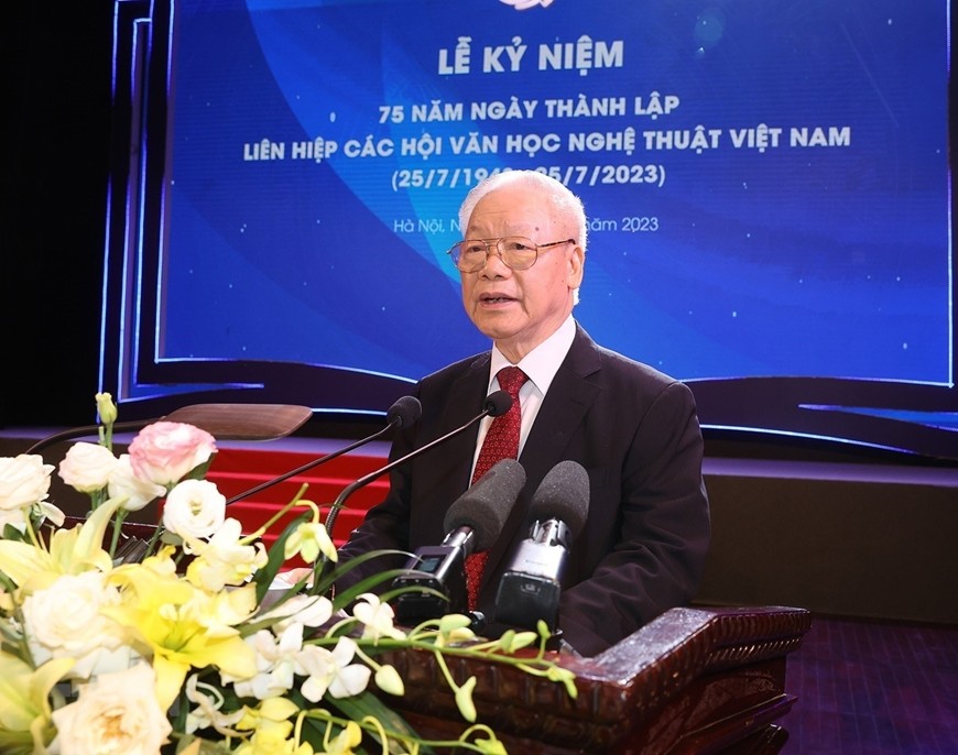 Tổng Bí thư Nguyễn Phú Trọng phát biểu tại Lễ kỷ niệm 75 năm Ngày thành lập Liên hiệp các Hội Văn học nghệ thuật Việt Nam (Ảnh: TTXVN)