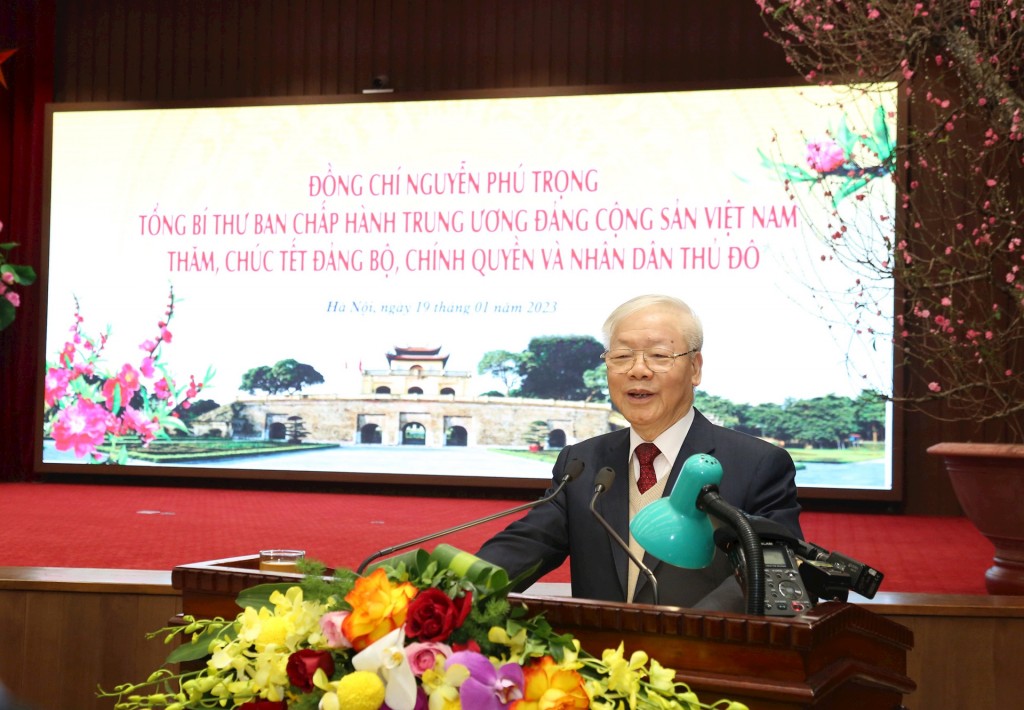 Tổng Bí thư Nguyễn Phú Trọng đã đến trụ sở Thành ủy Hà Nội thăm và chúc tết Đảng bộ, chính quyền và nhân dân Thủ đô Hà Nội.