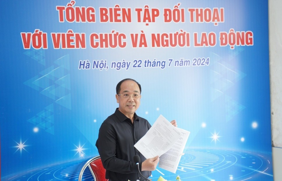 Tổng Biên tập báo Tuổi trẻ Thủ đô đối thoại với viên chức và người lao động