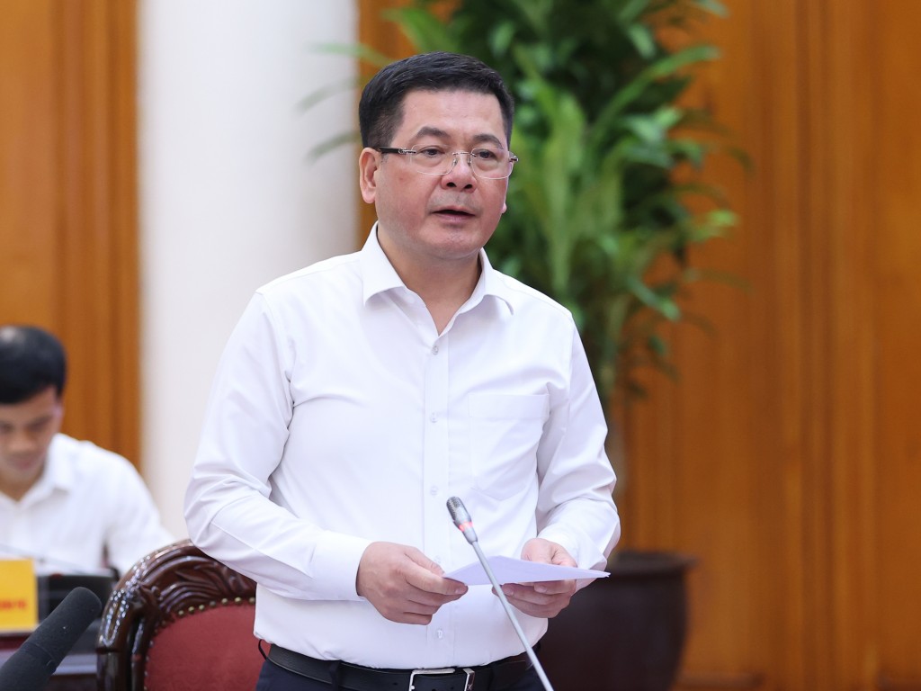 Bộ trưởng Bộ Công Thương Nguyễn Hồng Diên phát biểu tại cuộc họp - Ảnh: VGP/Nhật Bắc
