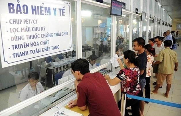 Khám bệnh khác nơi đăng ký ban đầu mức hưởng BHYT thế nào?